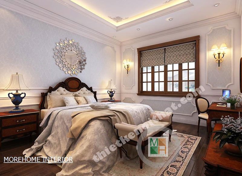 Để tạo nên không gian sang trọng và hài hòa trong phòng ngủ, thiết kế nội thất kết hợp với các trang trí bức tường bằng giấy dán tường họa tiết tân cổ điển và gương trang trí ấn tượng.